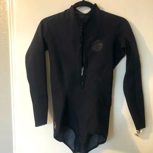 Rip curl women’s long sleeved wetsuit